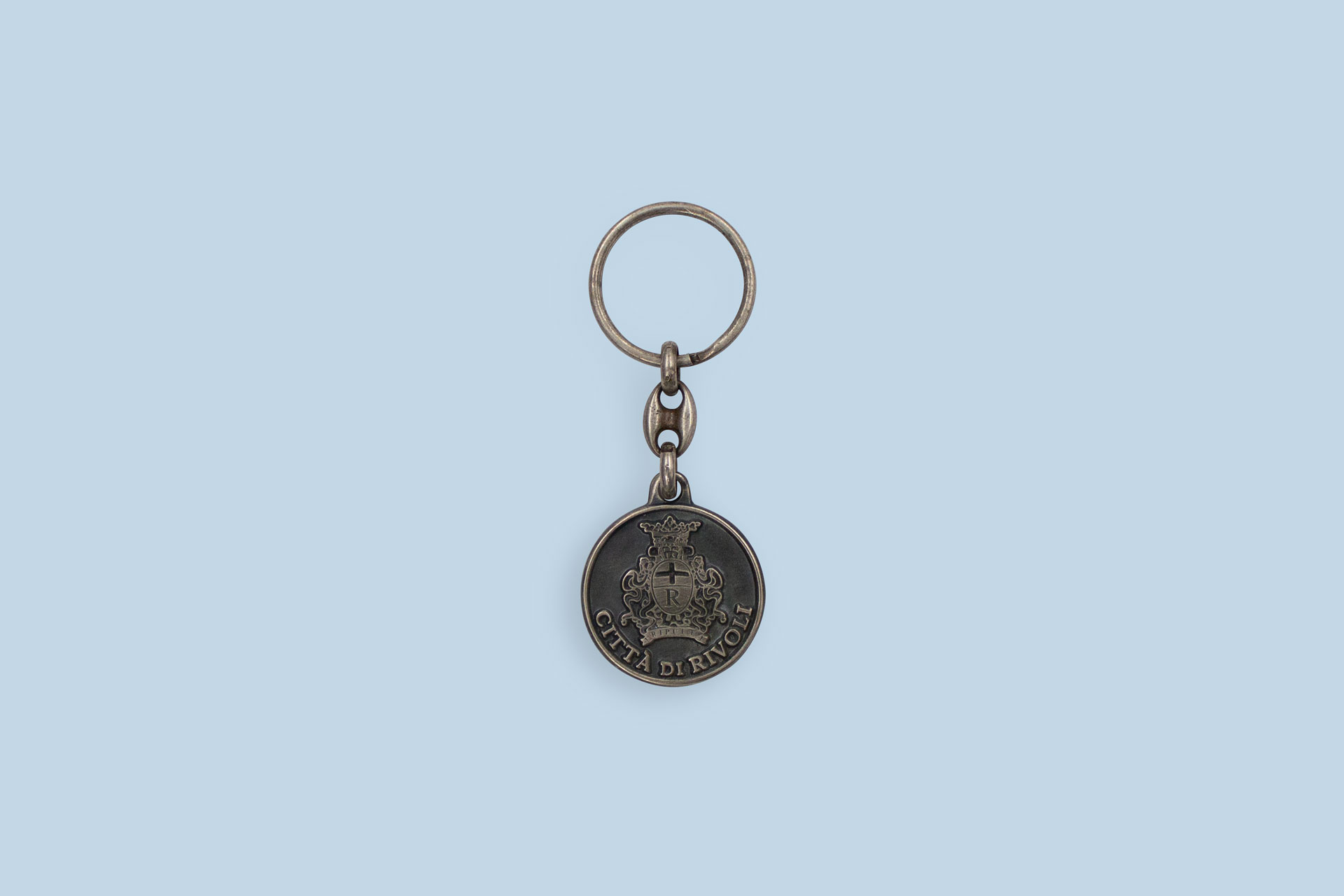 Antiqued argent plated enamel Keychain